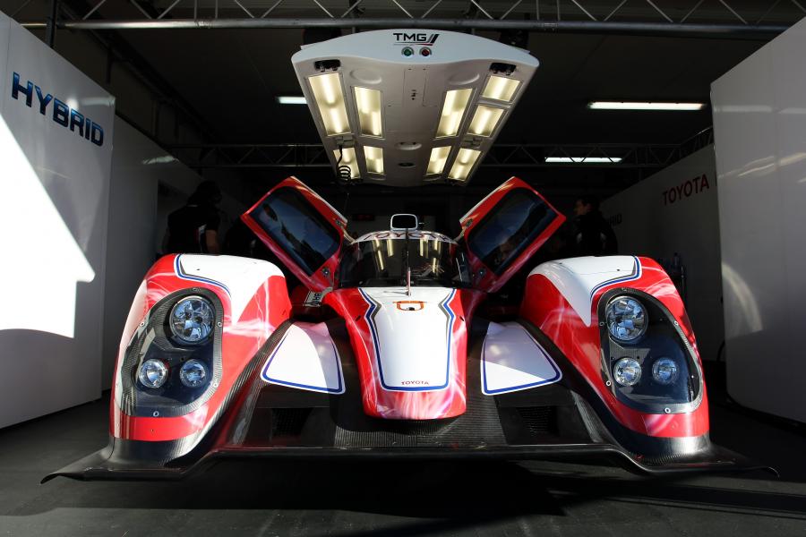  Toyota TS030 Hybrid 2012 года  (фото 18 из 39)